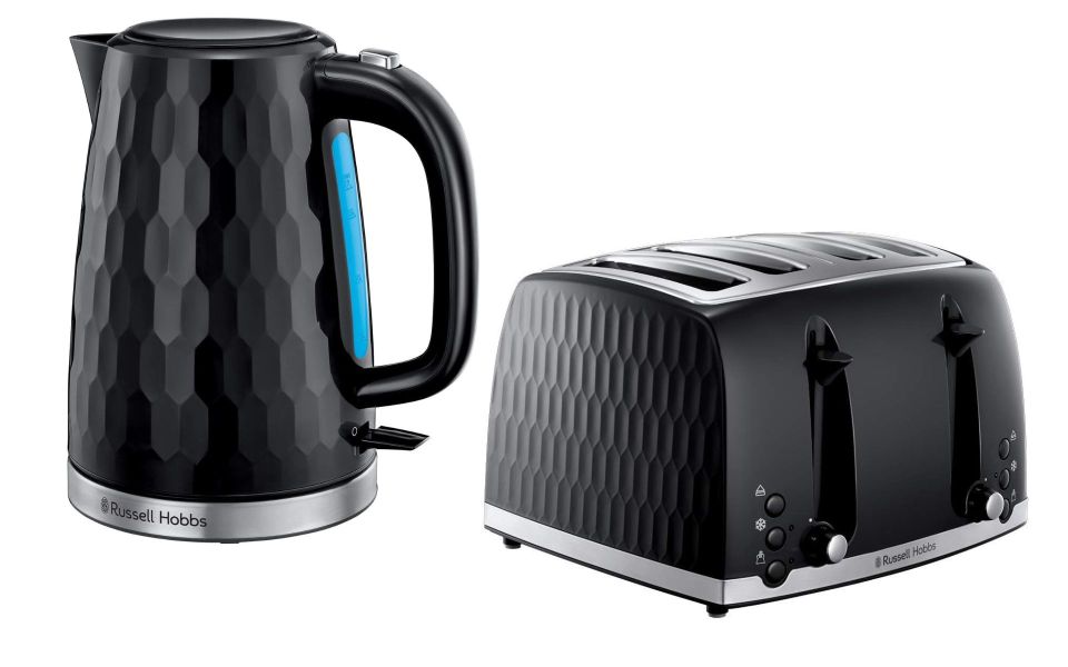 Black kettle and toaster with honeycomb pattern.