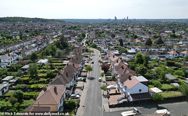 In the north of Thornton Heath lies a more affluent area which local estate agents dub 'Americaland' as it comprises of Maryland Road, Virginia Road, Florida Road and California Road