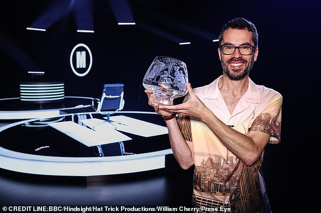 Robinson, a teacher at Bishop Challoner Catholic College in Birmingham, won the final and later his fellow player's heart