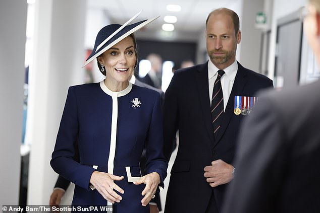 Kate added a bespoke brooch by James Porter & Son, one of Scotland's oldest jewellers, founded in 1858 and based in Glasgow's historic Argyll Arcade