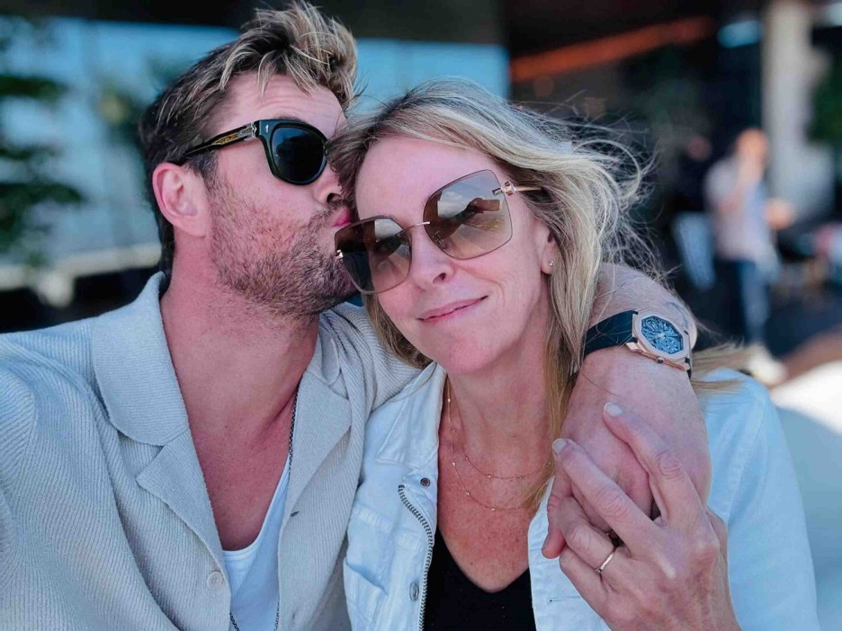 EROTEME.CO.UK FOR UK SALES: Contact Caroline 44 208 374 8542 Picture Shows: Chris Hemsworth wishes his wife, Elsa Pataky, a happy Mothers Day NON-EXCLUSIVE Date: Sunday 11th May 2025 Job: 250511UT3 London, UK EROTEME.CO.UK 44 208 374 8542 Disclaimer note of Eroteme Ltd: Eroteme Ltd does not claim copyright for this image. This image is merely a supply image and payment will be on supply/usage fee only.