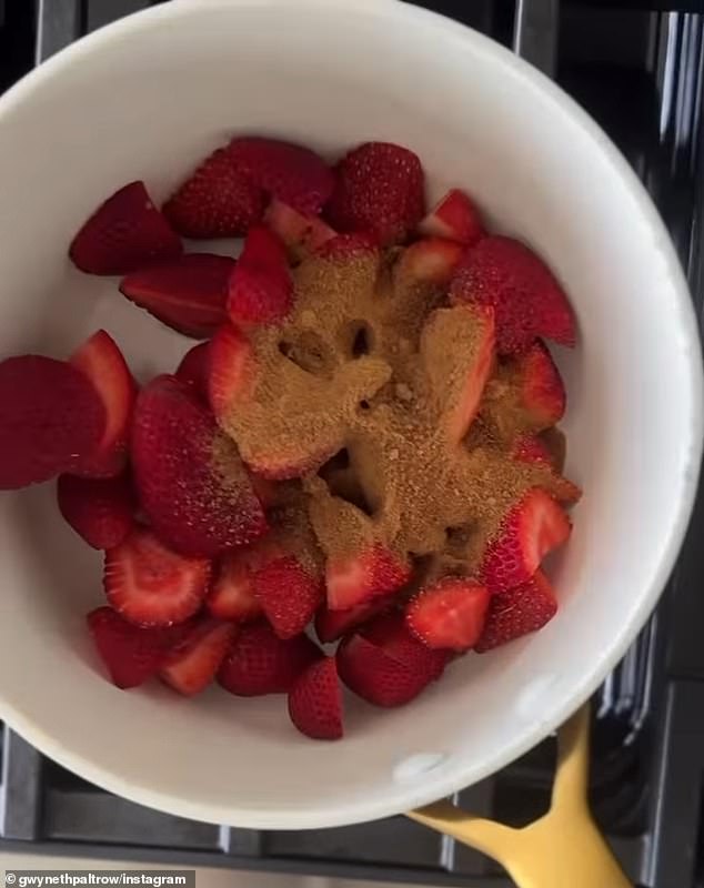 While the strawberry compote was simmering in a bowl on the stove, the actress began to pour the pancake mix onto a griddle