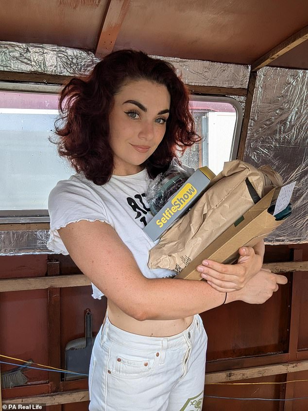 You might think 27-year-old El Sutcliffe isn't a stereotypical houseboat dweller but many more young people like her are taking the plunge