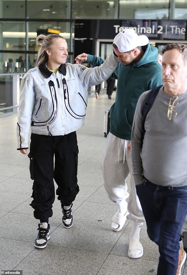 Before JoJo had to briefly jet back to LA for work