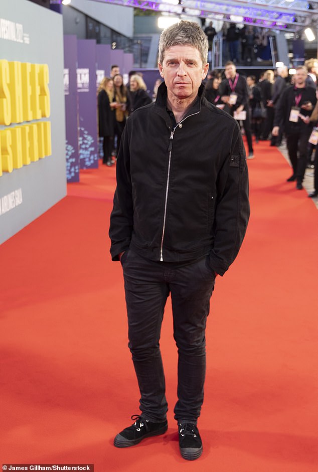 Noel Gallagher wears a size 5.5 shoe and as this is consideraly smaller than the male average, he sometimes struggles to find shoes that fit.