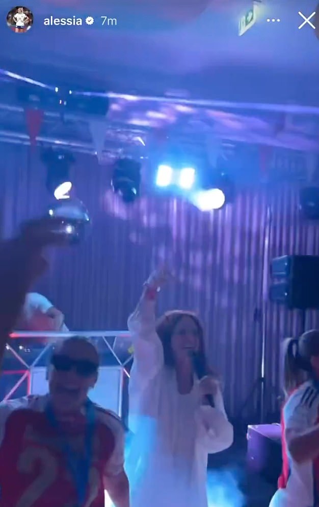 Singer Jess Glynne pulled out all the hits as she put on a surprise after-party for the players