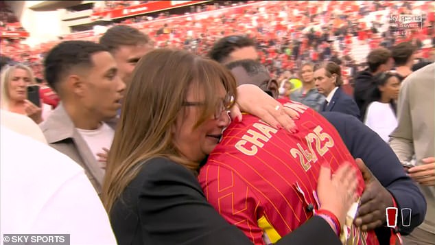 The outgoing star embraced his mother and father as his brothers gathered on the [itch