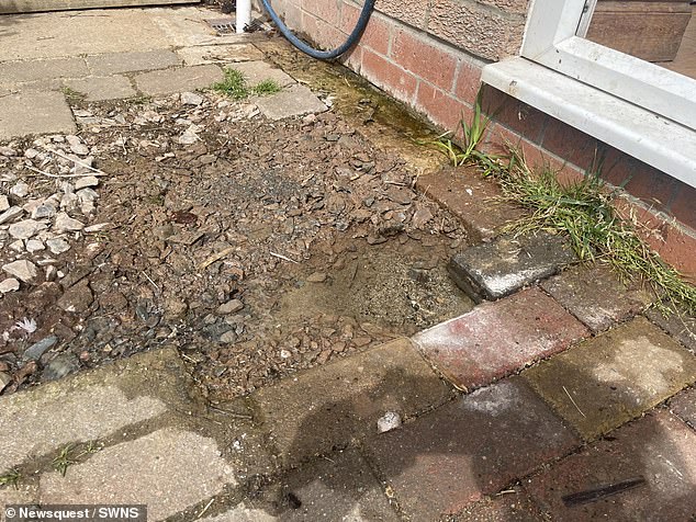 This means that since the leak began, it can be estimated around 13,600 litres of water have already been wasted