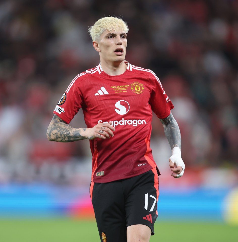 Alejandro Garnacho of Manchester United during a soccer match.