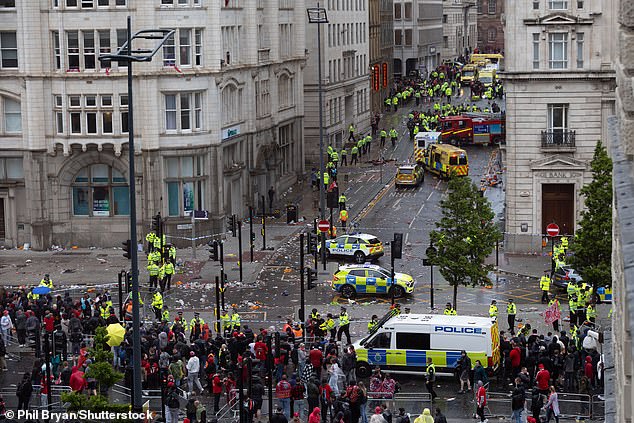 Police immediately swarmed to attendance and cordoned off the area on Water Street