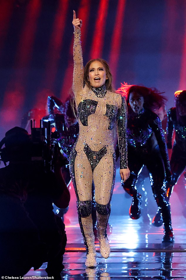 Jennifer also turned heads in a semi-sheer bedazzled bodysuit as she kicked off the 2025 AMAs with an upbeat performance - shortly after suffering a nasty injury to her nose during rehearsals
