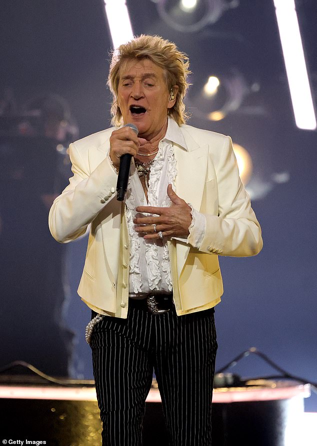 The star then sang his hit song Forever Young - initially released in 1988 - for the cheering crowd