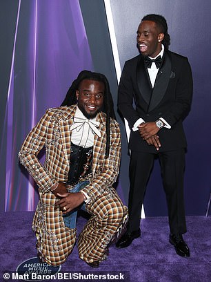 The performer was later seen crossing paths with Kai Cenat on the red carpet and the pair paused to take a few snaps together