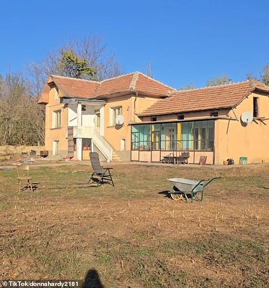 While Scunthorpe native Donna admits her house is 'very run down', she has been sharing constant updates on its condition and giving people an insight into Bulgarian life