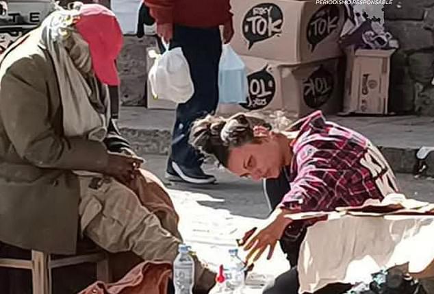 Hannah is pictured in Cusco after losing all her belongings