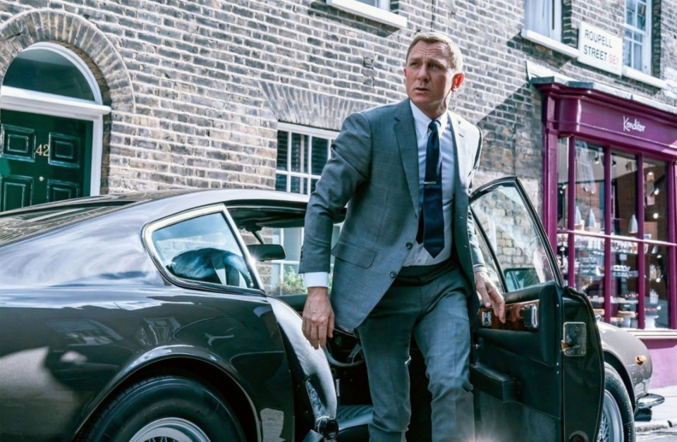 2WAM4E3 NO TIME TO DIE 2021 Universal Pictures film with Daniel Craig as James Bond
