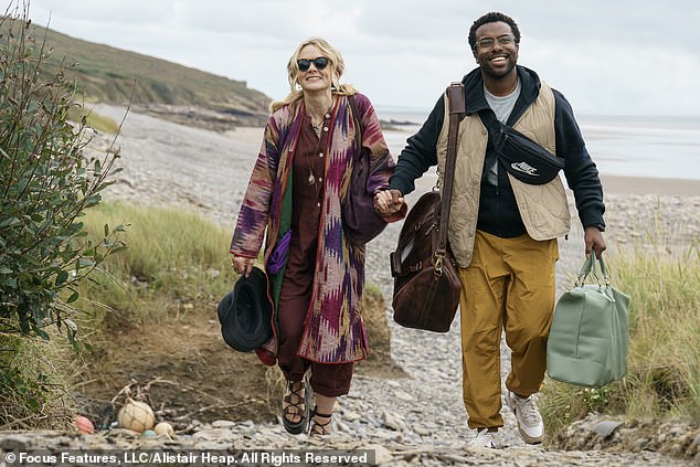 Carey Mulligan as Nell Mortimer and Akemnji Ndifornyen as Michael in The Ballad Of Wallis Island