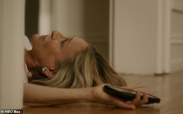 Carrie was left in a compromising position when she slipped and fell on her wooden floors, finding herself unable to stand and having to call Miranda for help