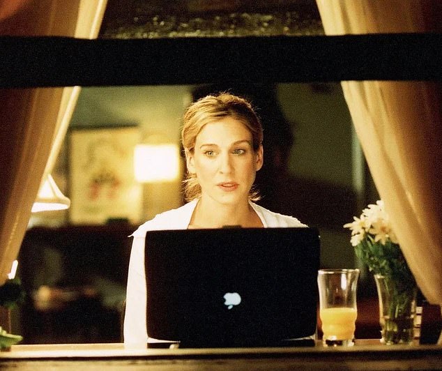 While she has changed apartments since the original, the scene was still an iconic throwback to all the shots of her typing away through the window of her rent-controlled brownstone