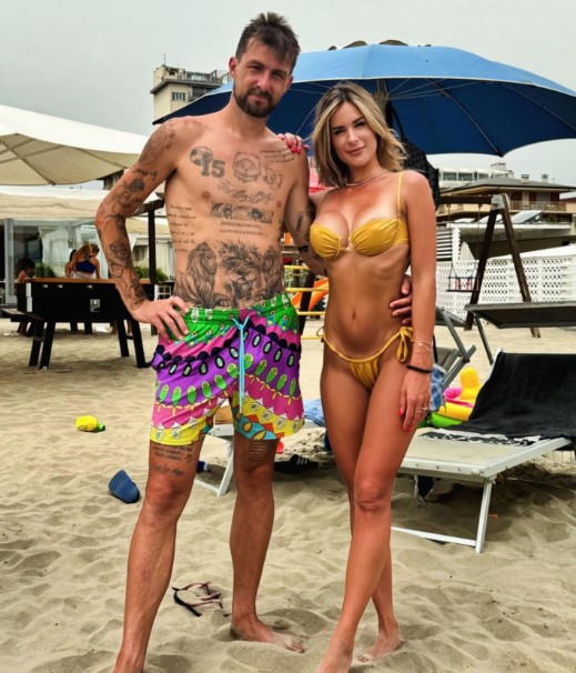 Claudia Scarpari- Francesco Acerbi girlfriend, , https://www.instagram.com/claudiascarp/?hl=en)
