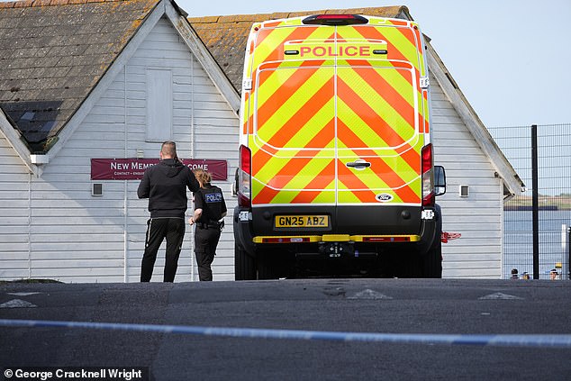 A spokesperson confirmed the Gravesend RNLI were tasked by the coastguard to assist police