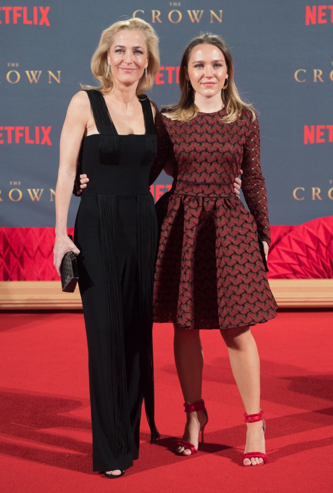 Gillian Anderson and her daughter Piper Maru Klotz at the premiere of The Crown.