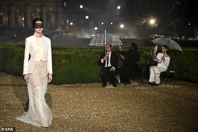 Word has it that the Irishman Jonathan Anderson, who has joined Dior as head of menswear, will take Chiuri¿s place