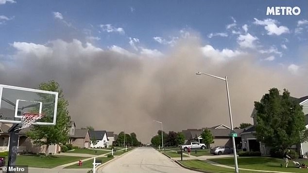 A terrifying dust cloud descended onto the Chicago area as residents were choked and blinded by the 100-mile line of dust from southwest Chicago to northern Indiana