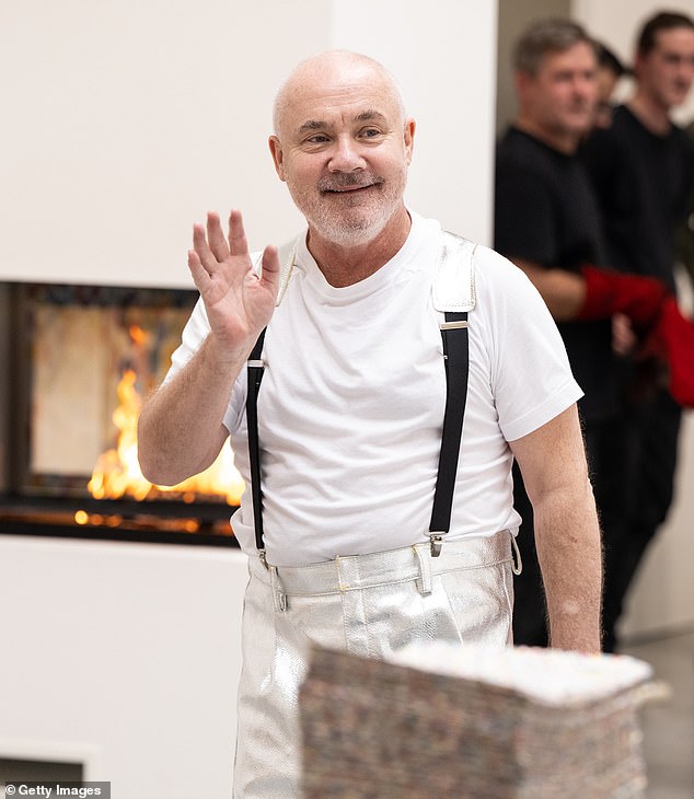 Artist Damien Hirst last night revealed in an interview with The Times that he turned down the offer of a knighthood because he did not feel comfortable accepting the honour