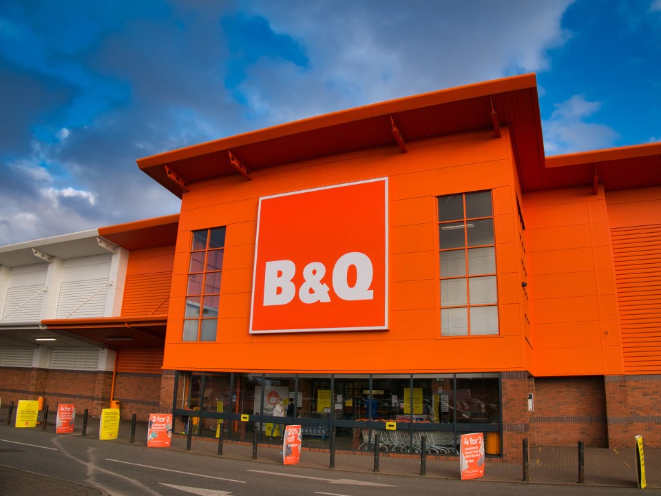B&Q store exterior.