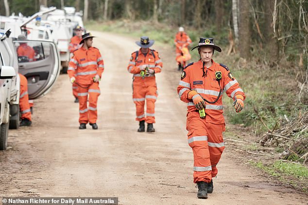 SES workers search the Good Night Scrub National Park on Saturday