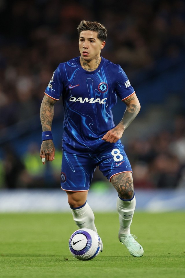 LONDON, ENGLAND - MAY 16: Enzo Fernandez of Chelsea controls the ball during the Premier League match between Chelsea FC and Manchester United FC at Stamford Bridge on May 16, 2025 in London, England. (Photo by Chris Lee - Chelsea FC/Chelsea FC via Getty Images)