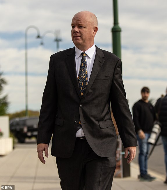 epa12074214 Simon Patterson, Erin Patterson's estranged husband, arrives at the Morwell Supreme Court in Morwell, Victoria, Australia, 05 May 2025. Australian woman Erin Patterson has been charged with the murder of three relatives and the attempted murder of another after hosting a July 2023 lunch that police allege was laced with poisonous mushrooms. Her parents-in-law, Don and Gail Patterson, and Heather Wilkinson, the wife of a local pastor, died in the days following the meal. The local pastor, Ian Wilkinson, survived after weeks of hospital treatment.  EPA/DIEGO FEDELE AUSTRALIA AND NEW ZEALAND OUT