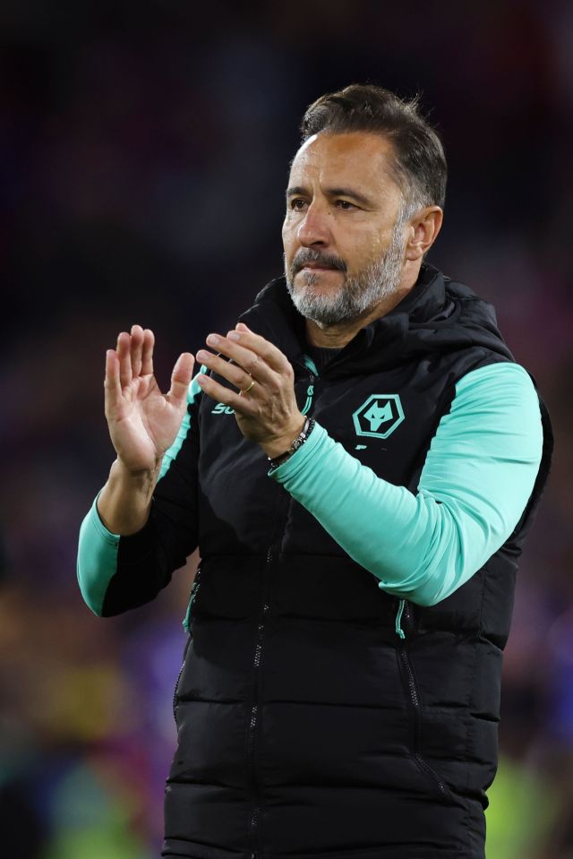 Vitor Pereira, head coach of Wolverhampton Wanderers, applauding.