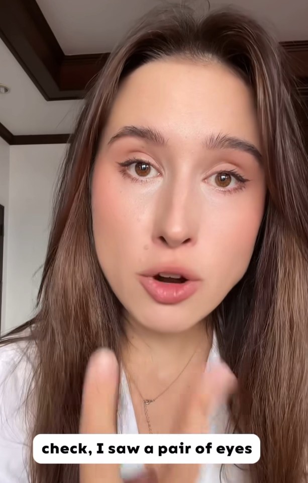 Woman saying she saw a pair of eyes under her hotel bed.
