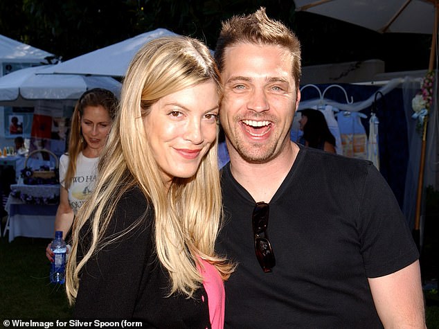 He would also have a summer fling with Tori Spelling