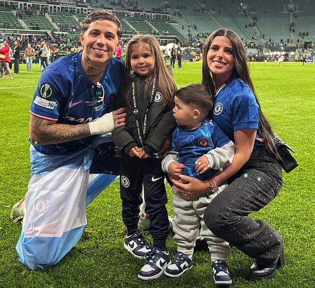 Enzo Fernandez invited his girlfriend and their children onto the pitch after Chelsea's victory in the Conference League final