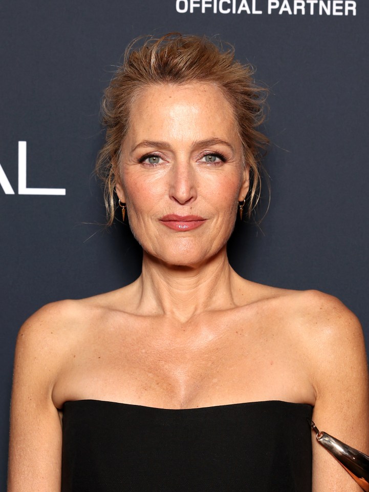 Headshot of Gillian Anderson.