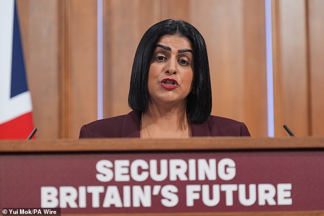 An independent review commissioned by the Labour justice secretary Shabana Mahmood is set to recommend that criminals sentenced to less than a year behind bars should avoid jail time entirely