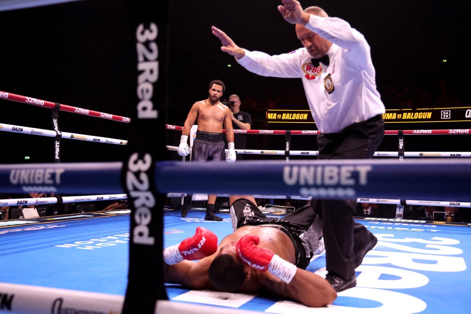 Boxing match between Taylor and Essuman.