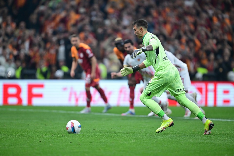 ISTANBUL, TURKIYE - MAY 18: Galatasaray goalkeeper Fernando Muslera takes a penalty kick during the Turkish Super Lig week 36 football match between Galatasaray and Bellona Kayserispor at RAMS Park in Istanbul, Turkiye, on May 18, 2025. (Photo by Abdulhamid Hosbas/Anadolu via Getty Images)