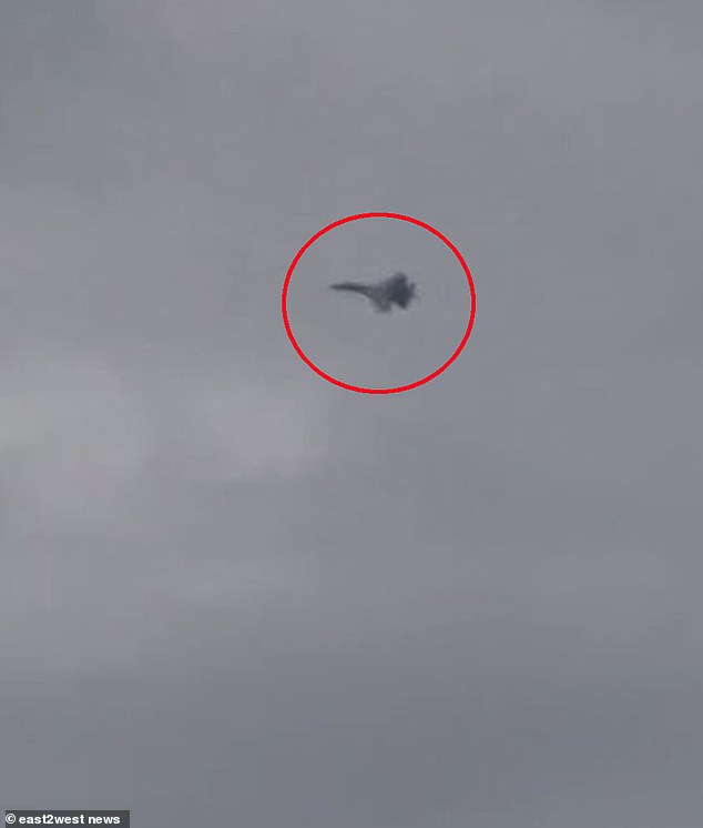 In dramatic footage, the Polish - NATO - plane was seen tailing the Russian Su-35 in a combat over the Gulf of Finland