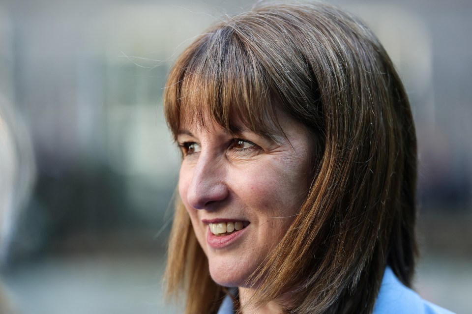 Headshot of Rachel Reeves.