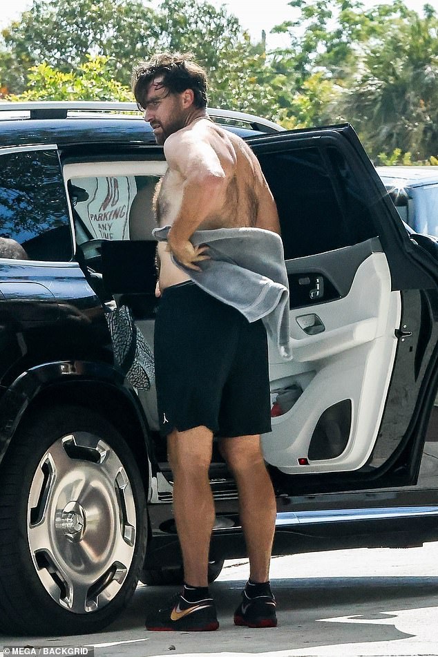 Travis Kelce's very hairy back has sent social media crazy, and left fans split down the middle