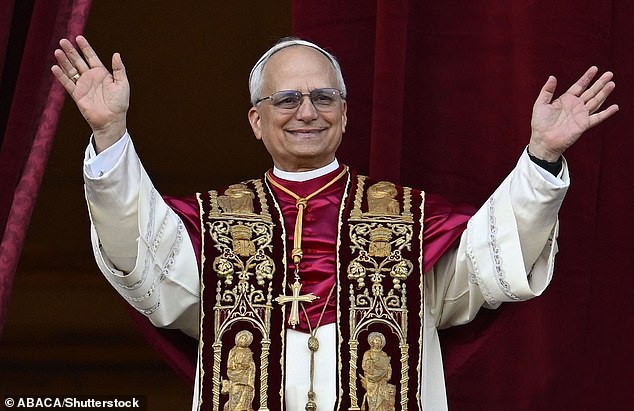 During his presentation as Pope, Leo XIV wore a cross with a removable cover that contains the bones of saints
