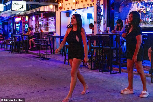 Hua Hin now boasts one of the fastest growing expat communities anywhere in the world ¿ including more than 1,000 Brits ¿ the vast majority of whom are elderly single men