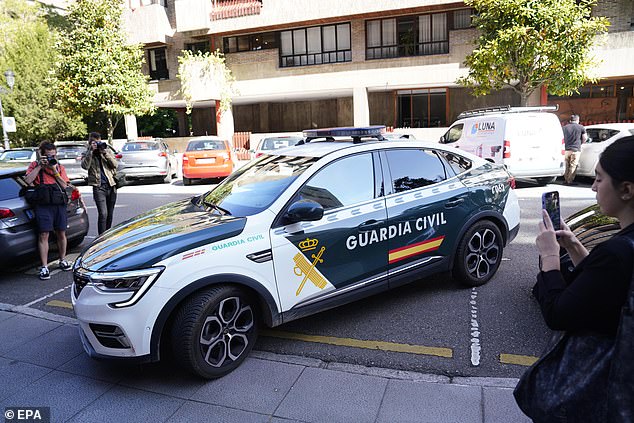 At the moment, the reasons that led this family to live in captivity since 2021 and in unsanitary conditions inside the Asturian villa are unknown