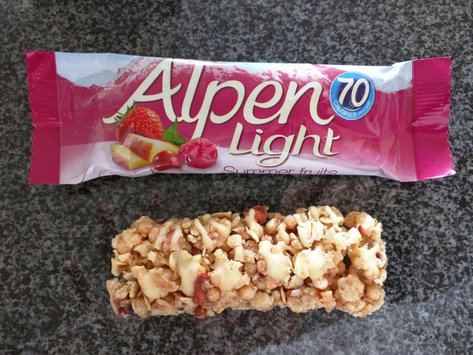 Alpen Light summer fruits cereal bar.