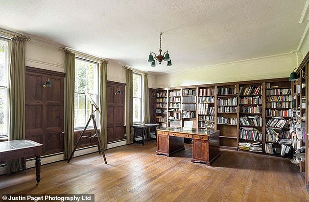 The main building boasted a drawing room, library, kitchen, dining room, sitting room and art room, with an adjoining garage