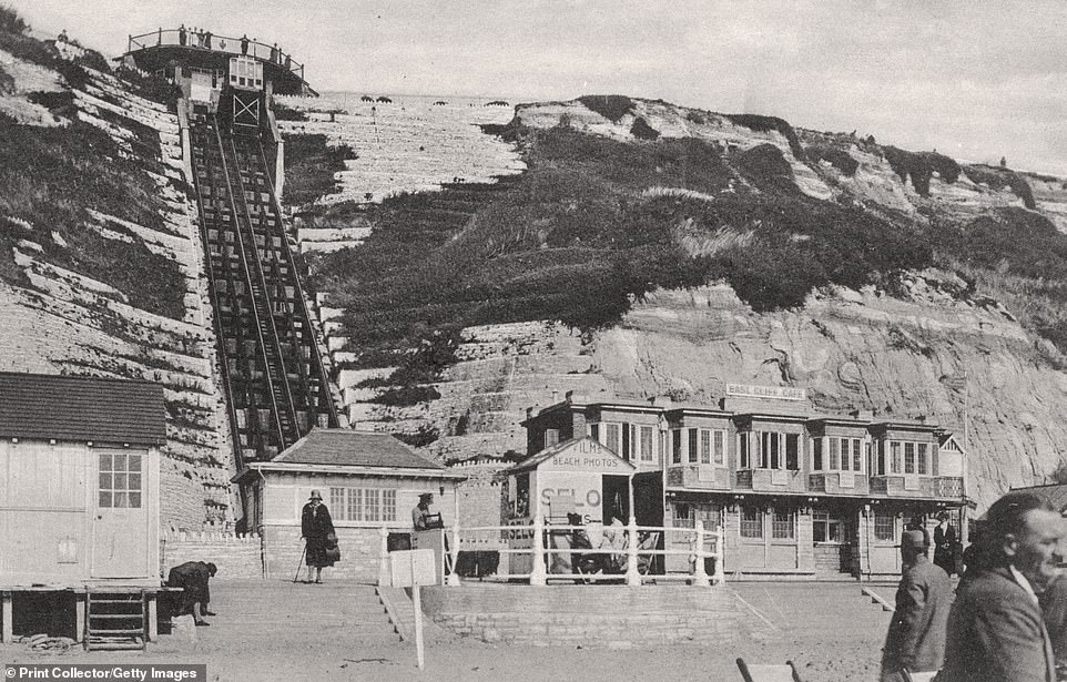 Pictured above is the Cliff Lift at East Cliff in the early 20th century. The lift opened in 1908 and was electronically operated. Sadly, the East Cliff Lift is currently out of action, following a landslide in 2016